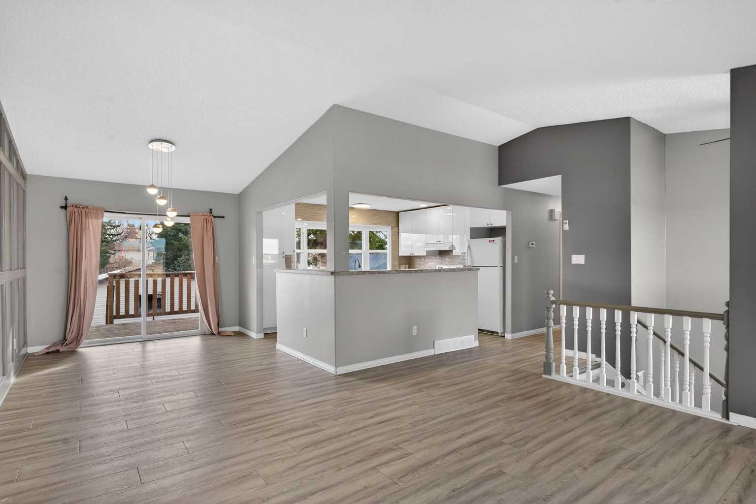 6507 Temple Drive NE