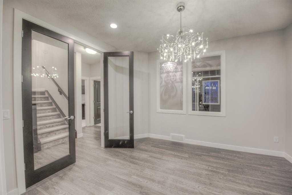 53 Sherwood Square NW