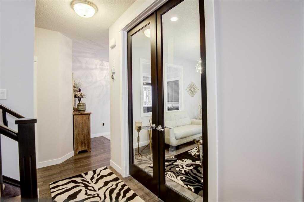 53 Sherwood Square NW