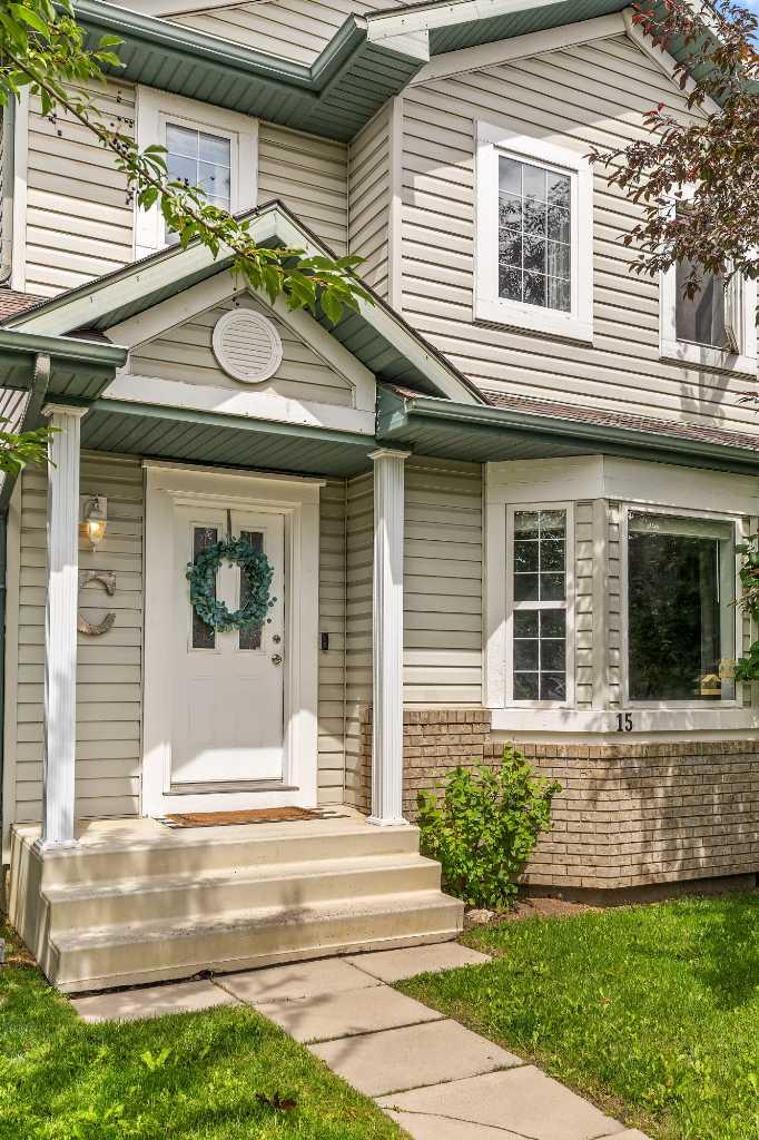 15 Erin Meadow Crescent SE