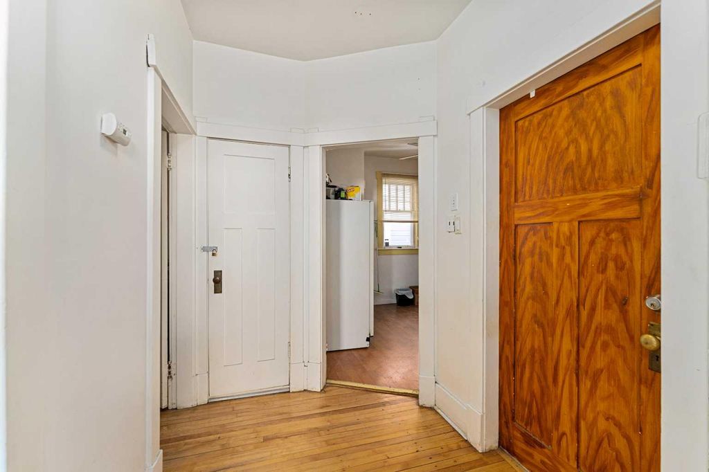 Photo of 216 15 Avenue NW, Calgary, AB T2M 0G8 (MLS # A2283011)