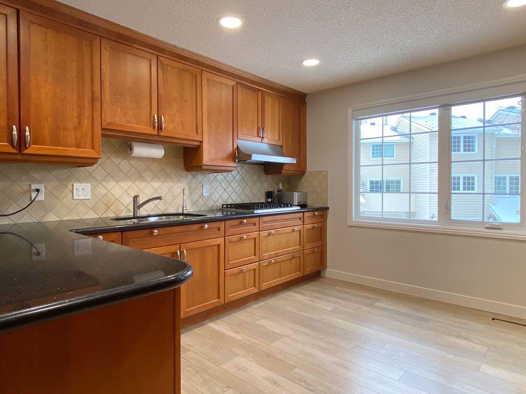 344 Point Mckay Gardens NW