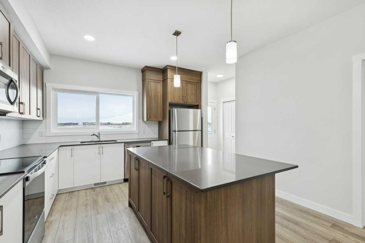 309 Cobblestone Gate SW