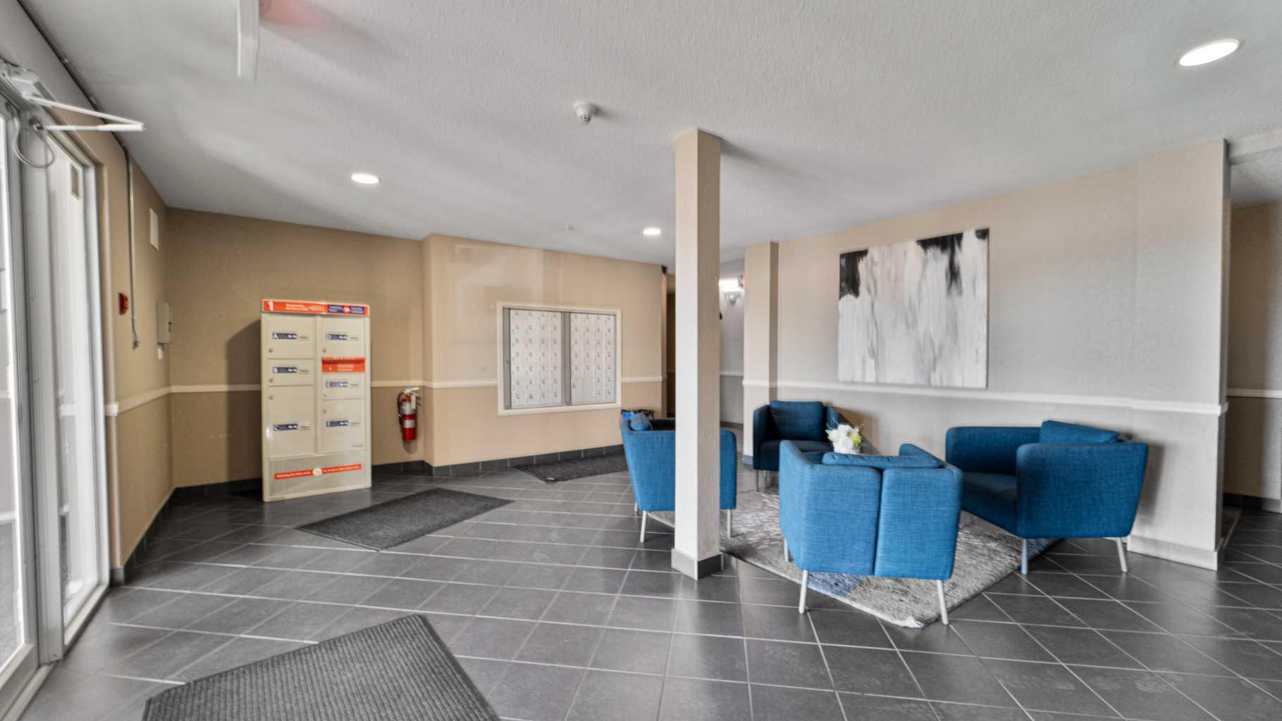 17 Country Village Bay NE 105