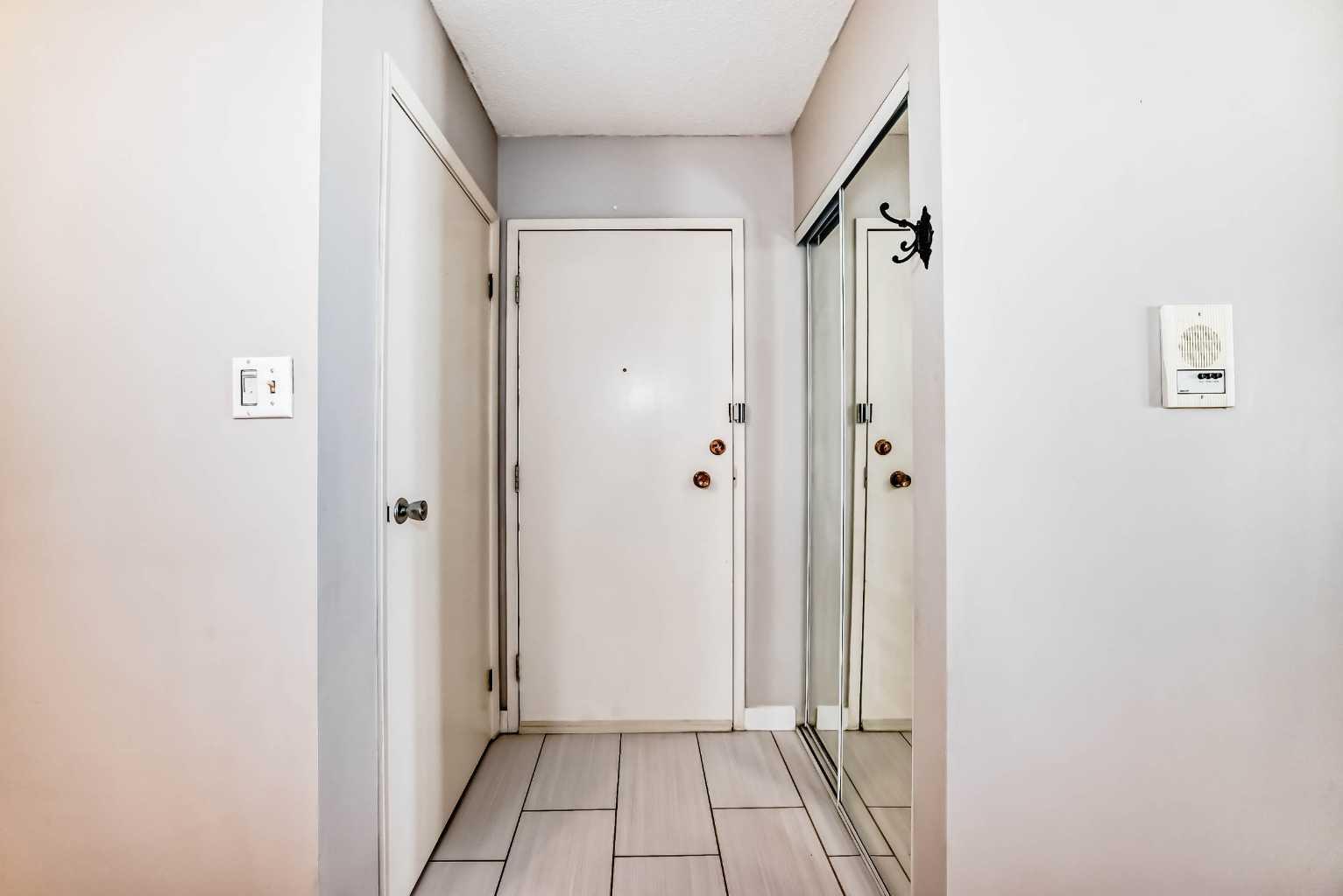 315 Southampton Drive SW 1113
