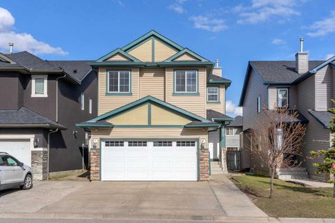 Photo of 33 saddlecrest Crescent NE, Calgary, AB T3J 0C6 (MLS # A2306840)