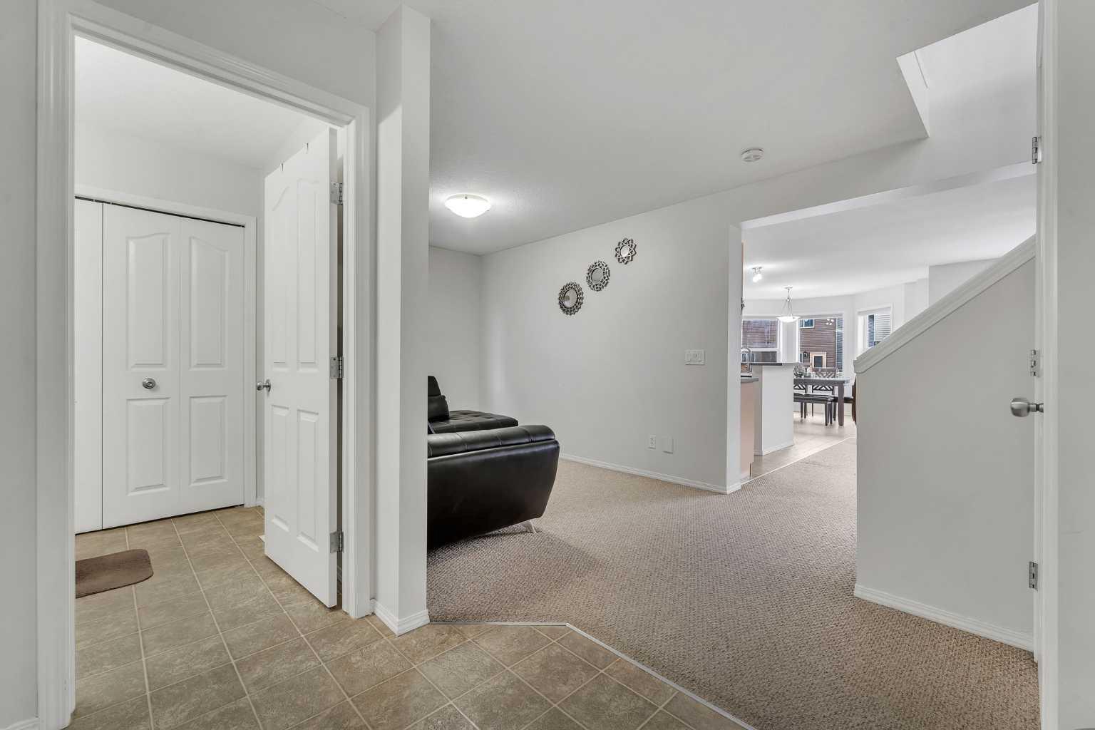33 saddlecrest Crescent NE