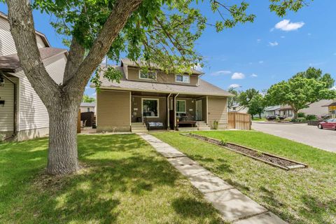 Photo of 65 South Ridge Crescent SW, Medicine Hat, AB T1B 2P2 (MLS # A2320168)