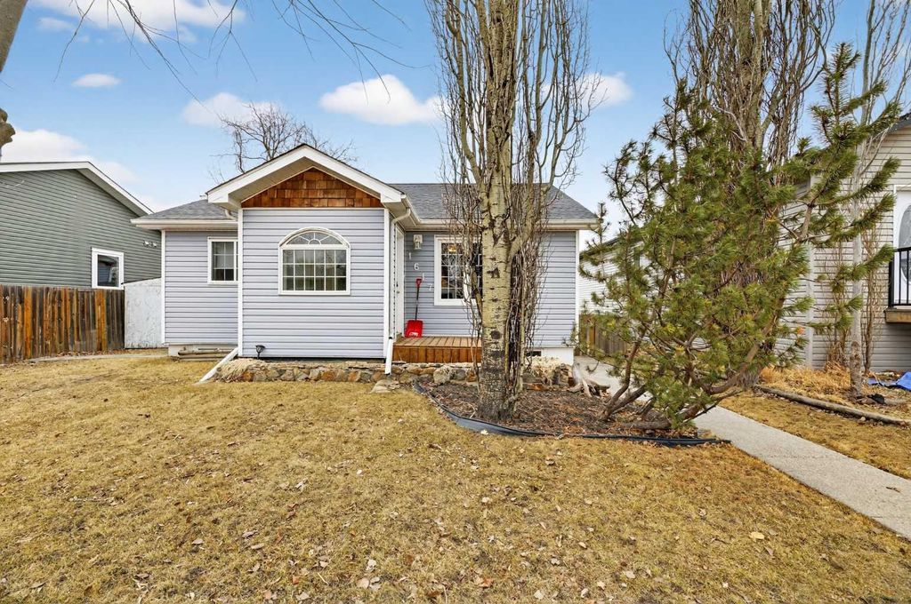 Photo of 1617 Alberta Street, Crossfield, AB T0M 0S0 (MLS # A2295807)