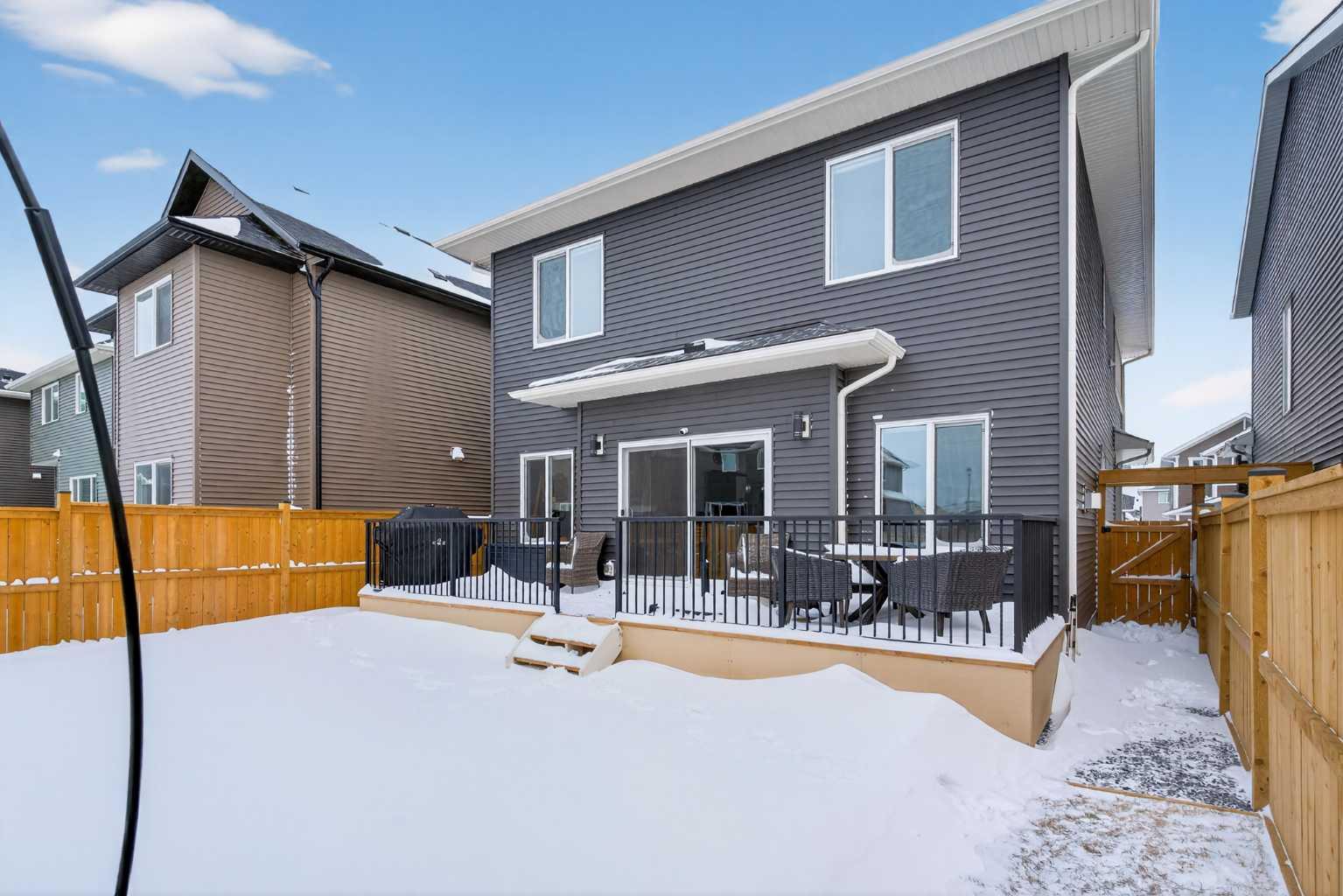 553 Baywater Manor SW