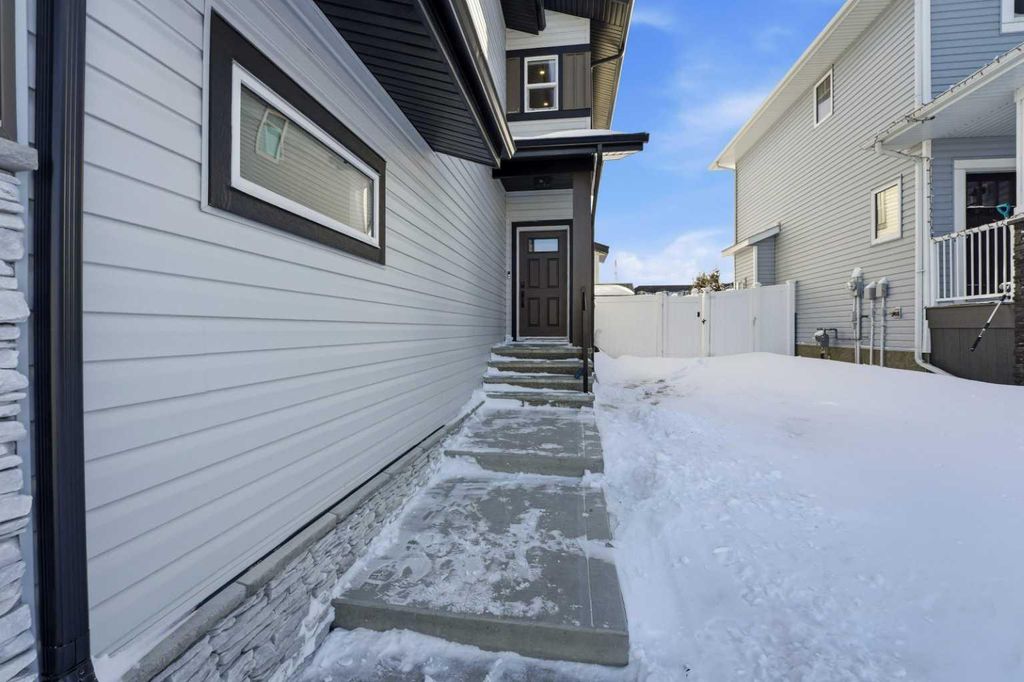 Photo of 20 Cole Way, Sylvan Lake, AB T4S 1K2 (MLS # A2287620)