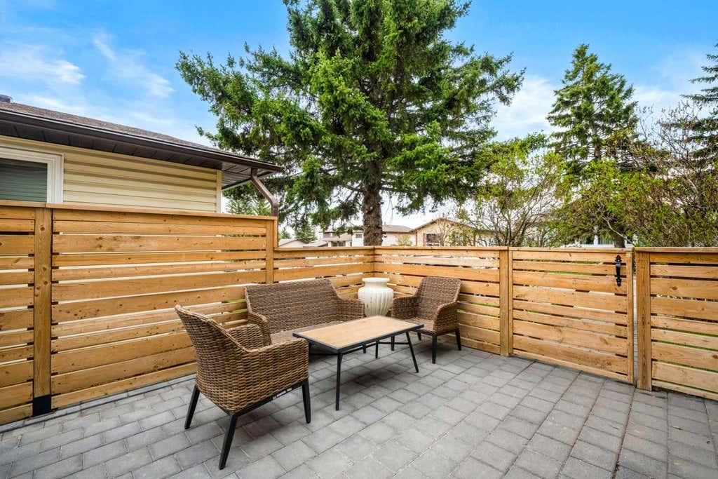 Photo of 20 Bedwood Hill NE, Calgary, AB T3K 1L9 (MLS # A2335316)