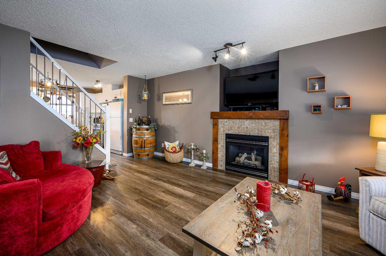 162 Citadel Mesa Close NW
