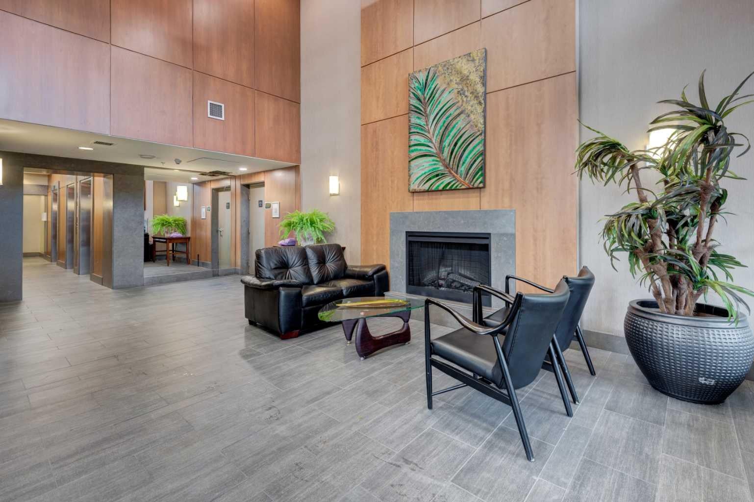 77 Spruce Place SW 1103