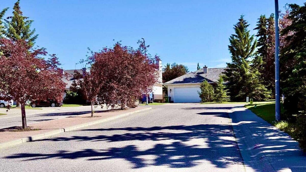 Photo of 11 Hawkmount Heights NW, Calgary, AB T3G 3S4 (MLS # A2354515)