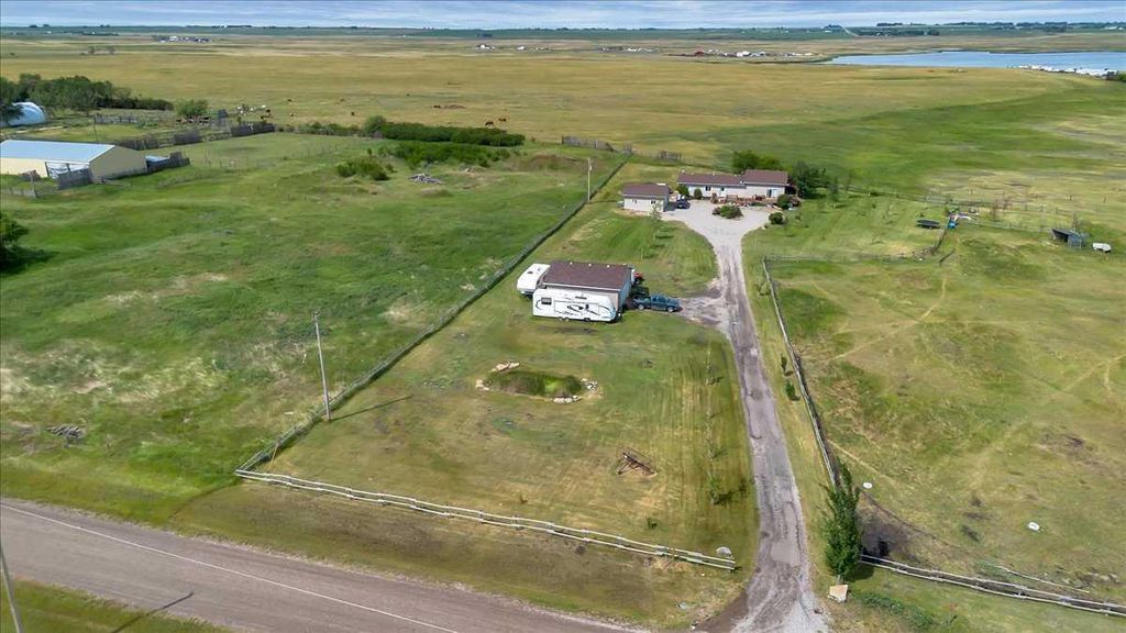 Photo of 233076 Range Road 245, Rural Wheatland County, AB T1P 1J6 (MLS # A2303772)