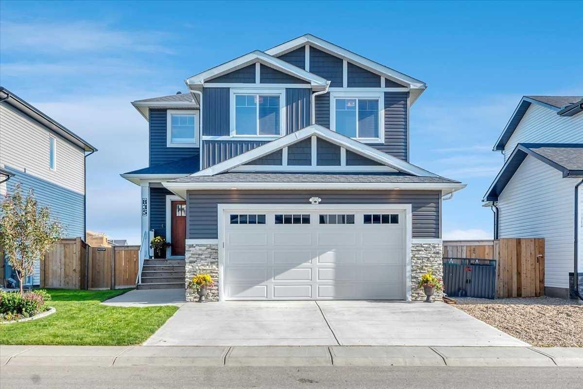 835 Lakewood Circle