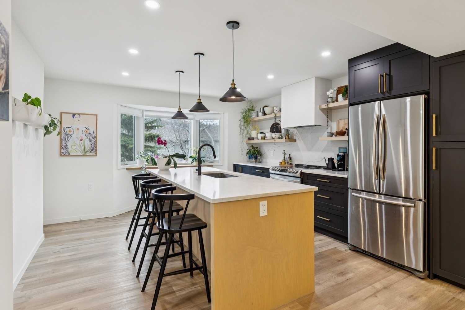 561 Point Mckay Grove NW