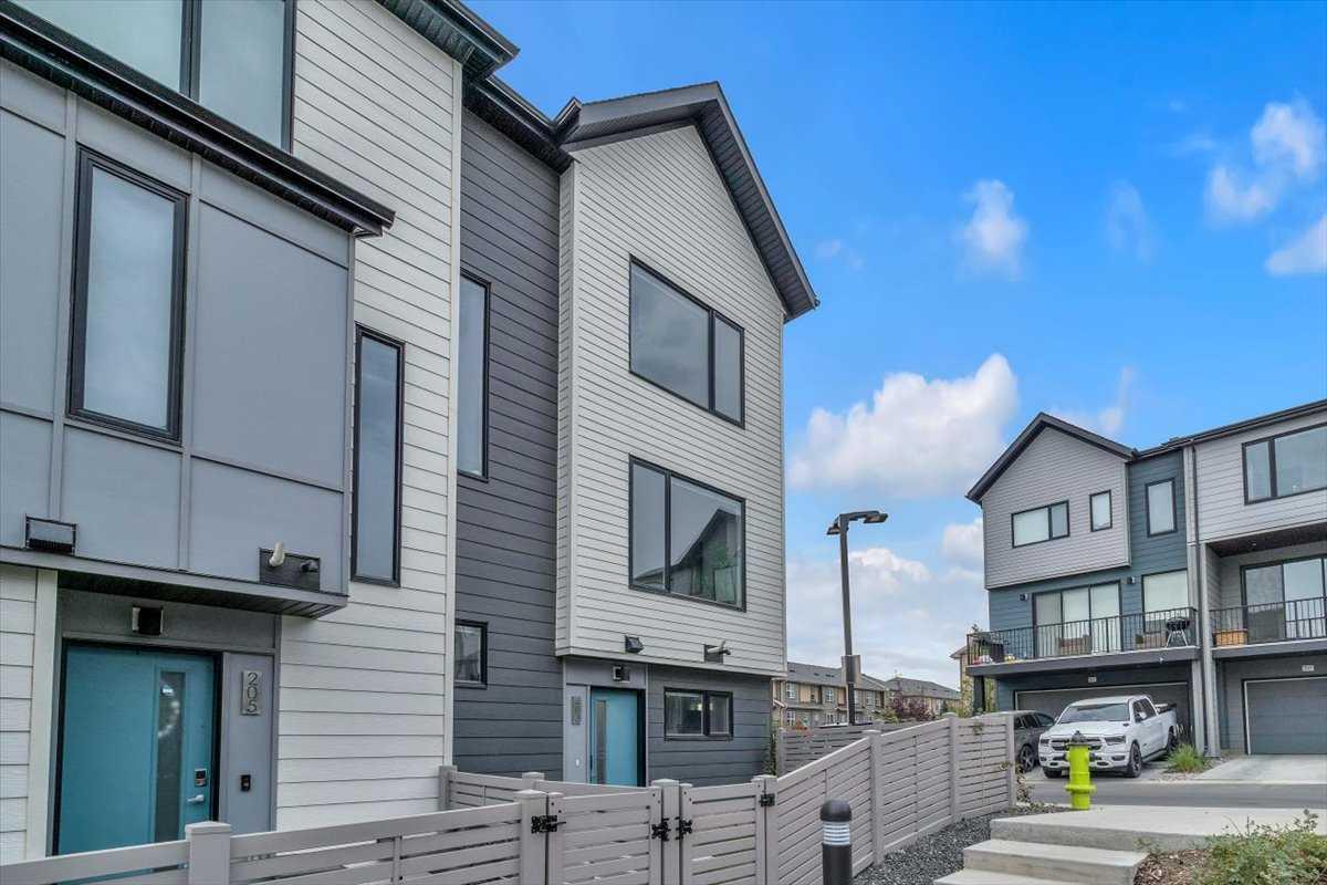 203 Evanscrest Square NW