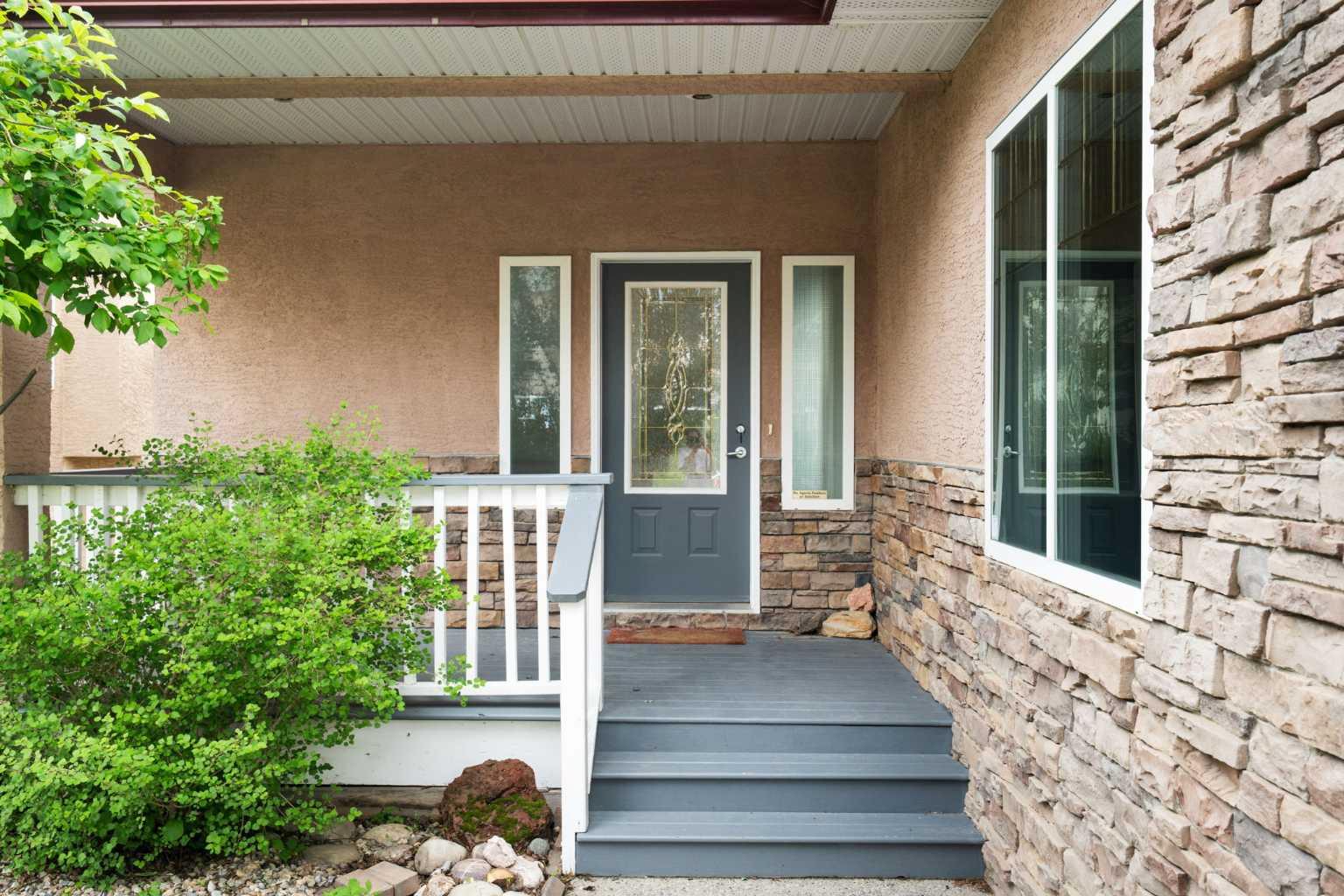 79 Royal Crest Way NW