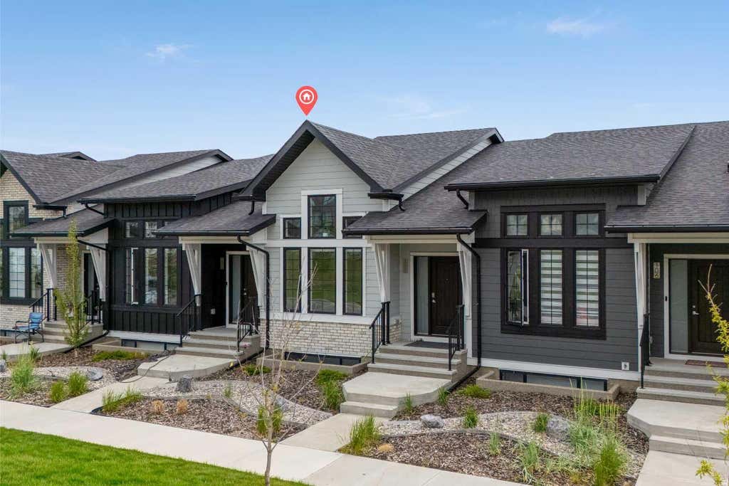 Photo of 108 Wolf Crescent, Okotoks, AB T1S 5X1 (MLS # A2325007)