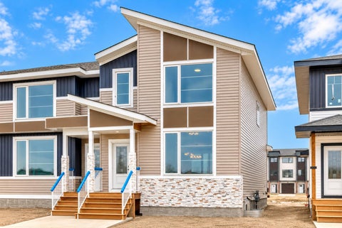 Photo of 9 LANDSDOWN Close, Red Deer, AB T4R 0V7 (MLS # A2351757)