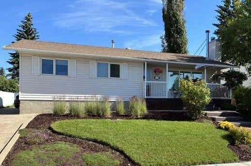 Photo of 134 Wiltshire Boulevard, Red Deer, AB T4N 6B6 (MLS # A2320410)