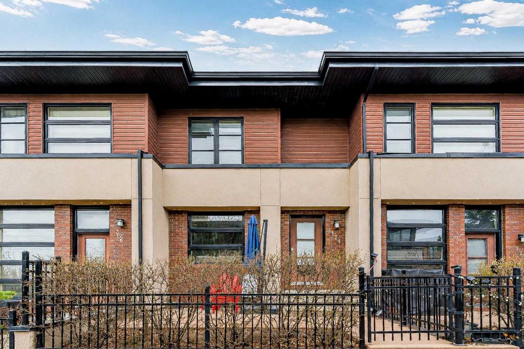 Photo of 124 Aspen Hills Villas SW, Calgary, AB T3H 0H7 (MLS # A2307273)
