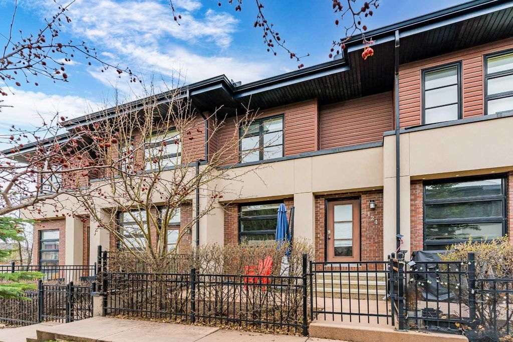 Photo of 124 Aspen Hills Villas SW, Calgary, AB T3H 0H7 (MLS # A2307273)