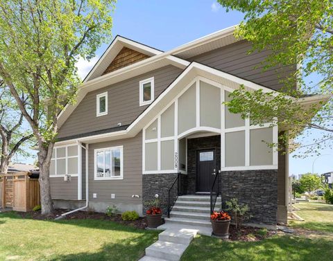 Photo of 2008 43 Street NW, Calgary, AB T3B 6E4 (MLS # A2316245)