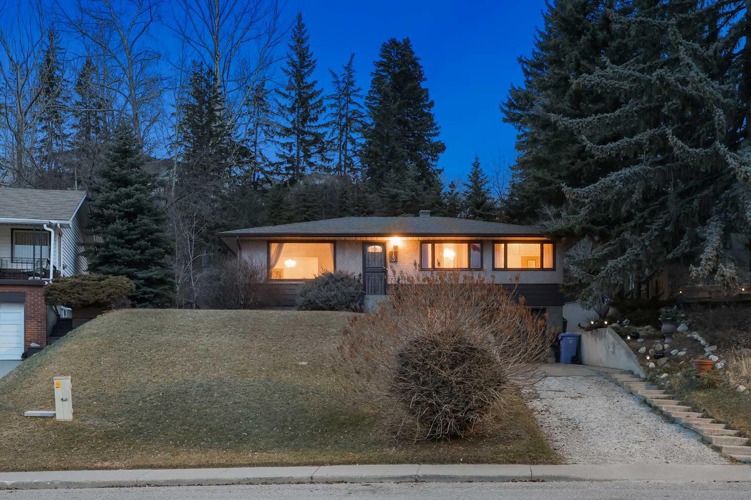 13 HAWTHORNE Crescent NW