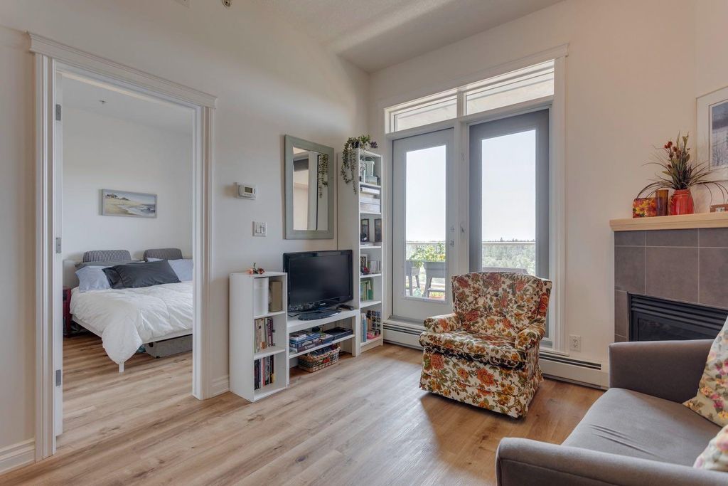 Photo of 24 Hemlock Crescent SW #3608, Calgary, AB T3C 2Z1 (MLS # A2286109)