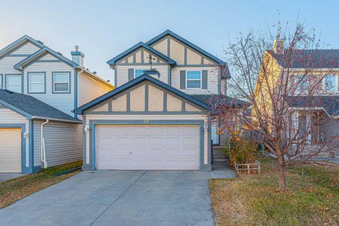 Photo of 28 Martha's Meadow Place NE, Calgary, AB T3J 4H6 (MLS # A2305263)