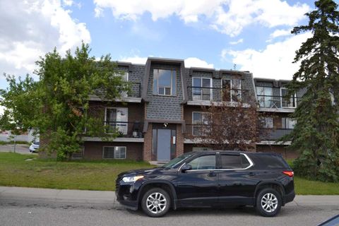 Photo of 431c Huntsville Crescent NW #305, Calgary, AB T2K 4W3 (MLS # A2231636) Photo of 431c Huntsville Crescent NW #305, Calgary, AB T2K 4W3 (MLS # A2231636)