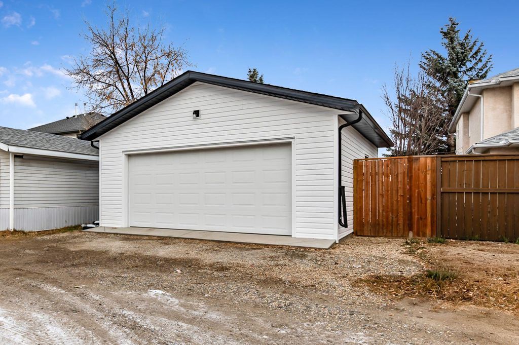 Photo of 29 Green Meadow Crescent, Strathmore, AB T1P 1C4 (MLS # A2283433)