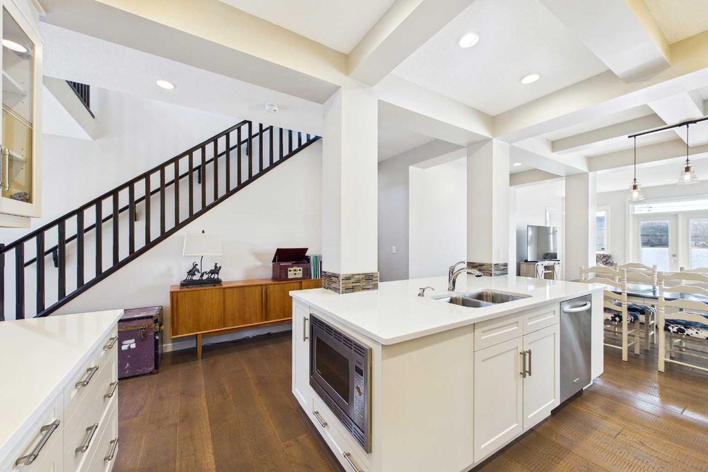 Photo of 4827 22 Avenue NW, Calgary, AB T3B 0Y4 (MLS # A2286065)