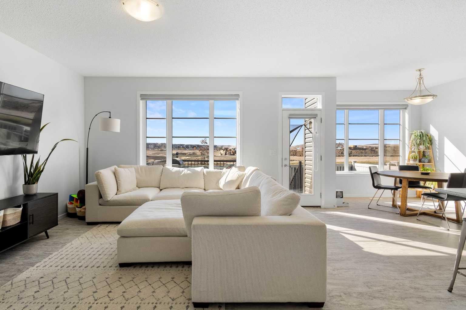 124 Carringham Way NW