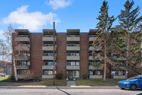 Photo of 903 19 Avenue SW #307, Calgary, AB T2T 0H8 (MLS # A2307745)
