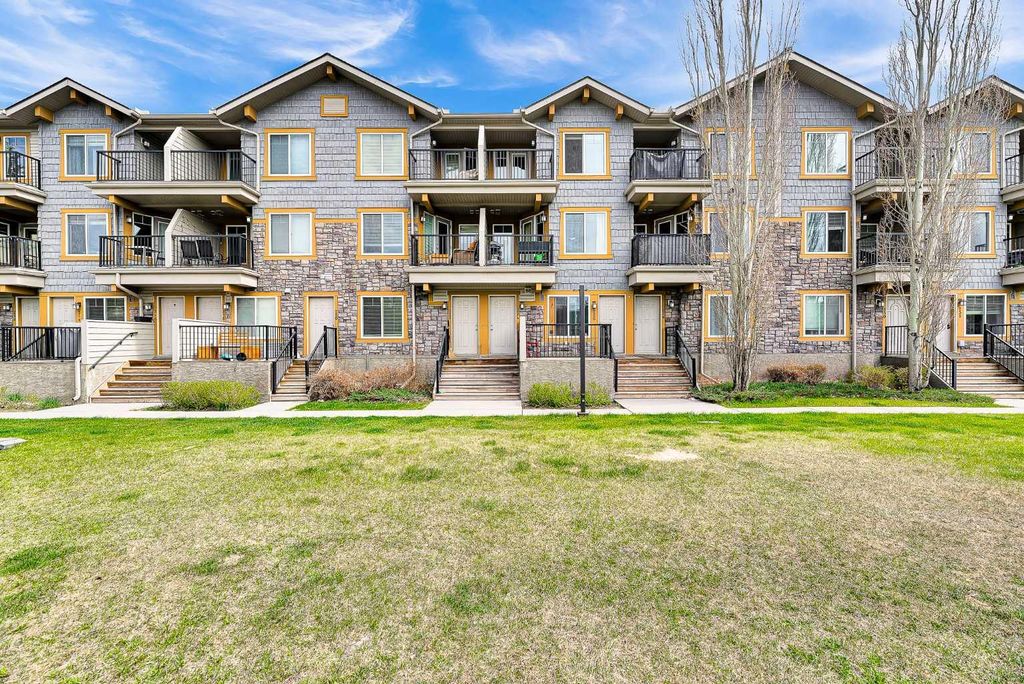 Photo of 224 Mckenzie Towne Lane SE, Calgary, AB T2Z 0C4 (MLS # A2286568)