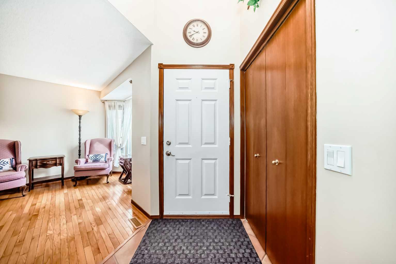 232 Macewan Ridge Close NW