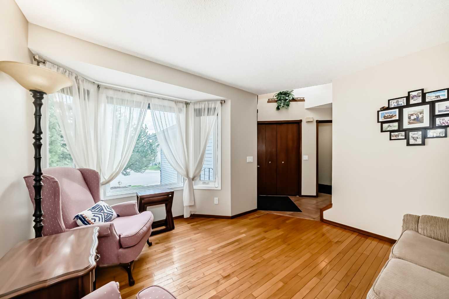 232 Macewan Ridge Close NW