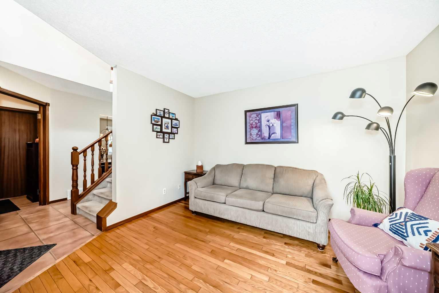 232 Macewan Ridge Close NW