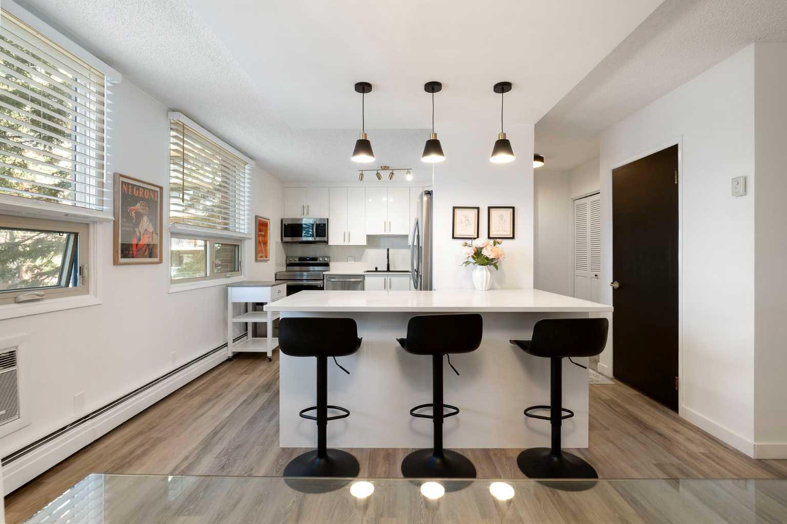 220 26 Avenue SW 202