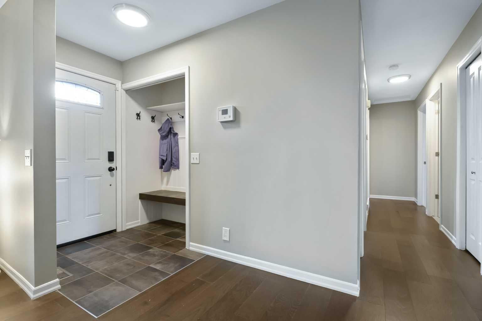 135 Manora Hill NE