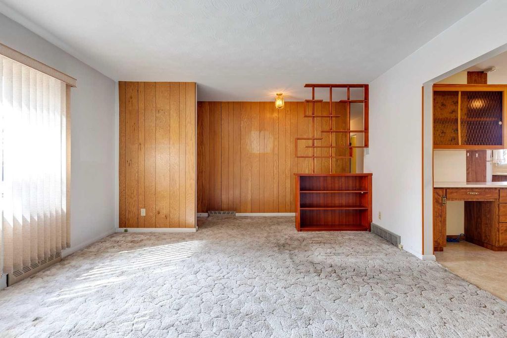 Photo of 28 Fairview Crescent SE, Calgary, AB T2H 0Z6 (MLS # A2300488)