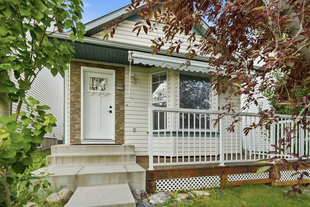 Photo of 110 Bridlewood Avenue SW, Calgary, AB T2Y 3T1 (MLS # A2325446)