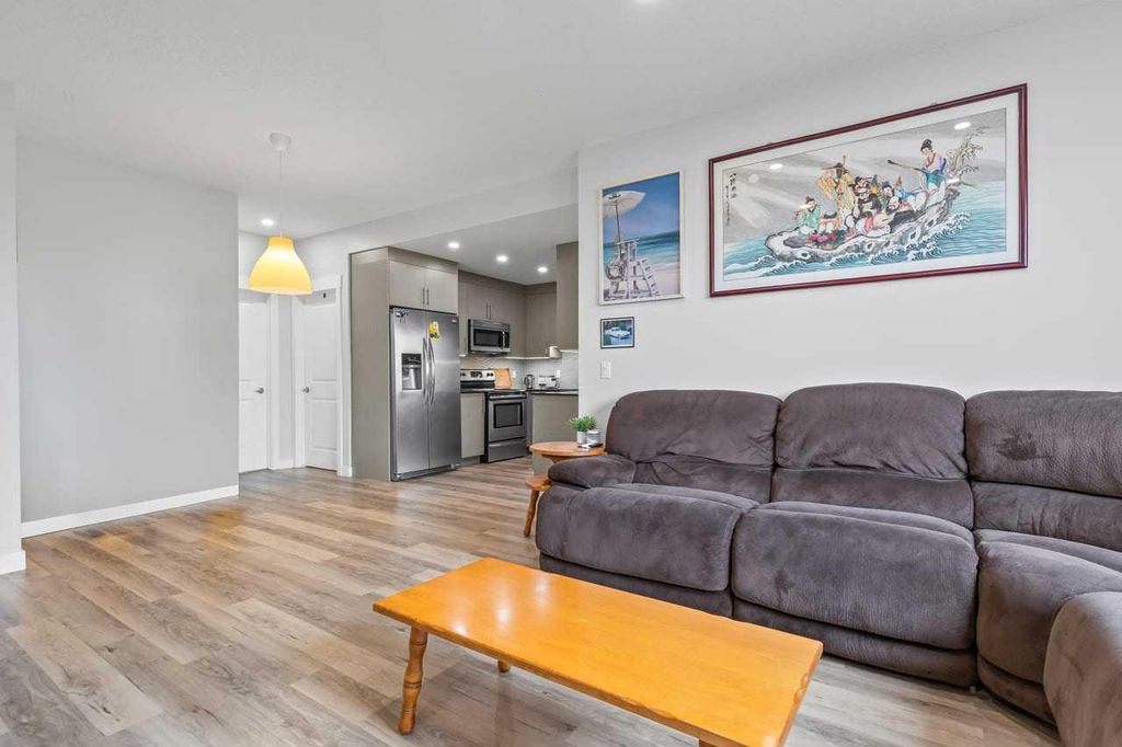 Photo of 35 West Coach Manor SW #5, Calgary, AB T3H 1R7 (MLS # A2305759)