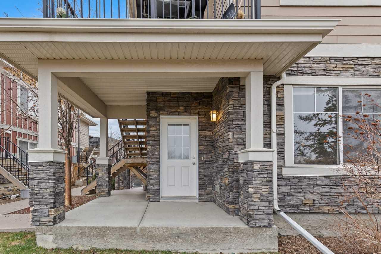 35 West Coach Manor SW 5