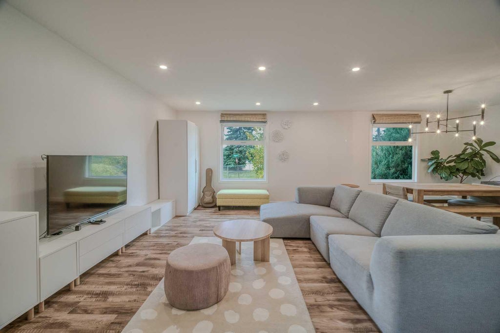 Photo of 4035 Fonda Way SE, Calgary, AB T2A 5R7 (MLS # A2354396)
