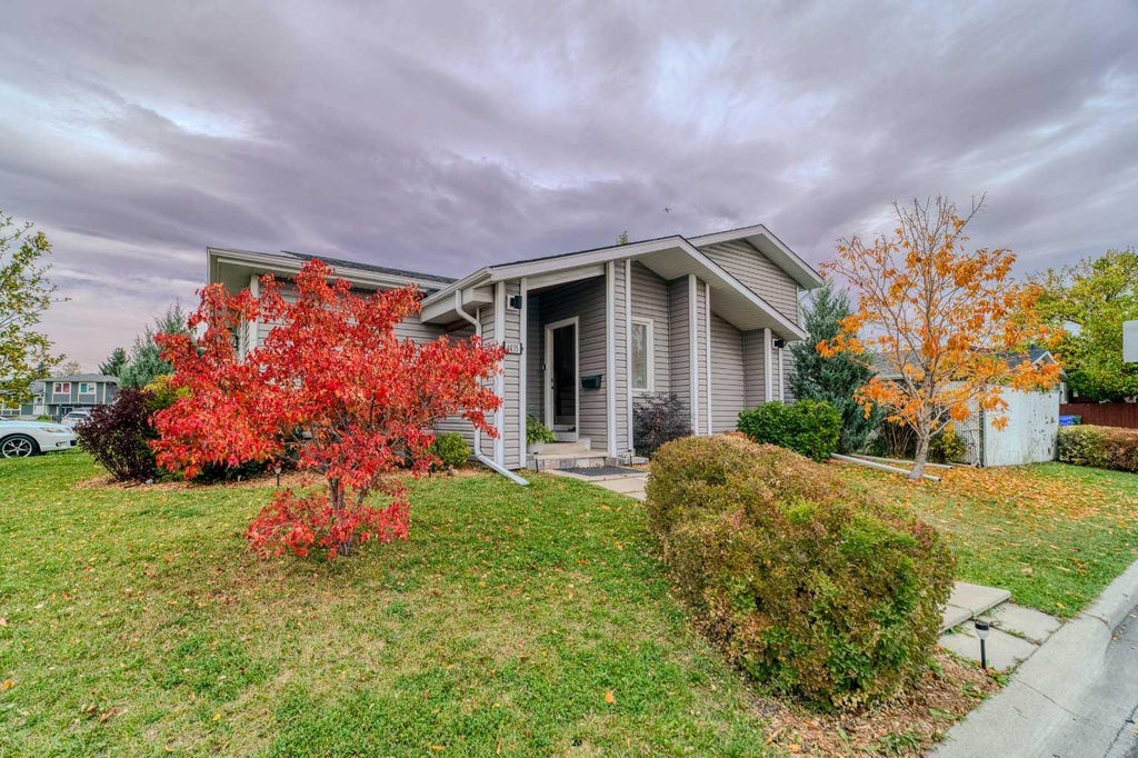 Photo of 4035 Fonda Way SE, Calgary, AB T2A 5R7 (MLS # A2354396)